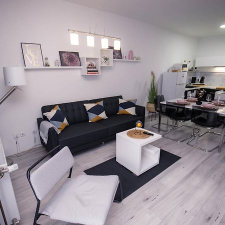 דירות Čakovec Apartman Day מראה חיצוני תמונה